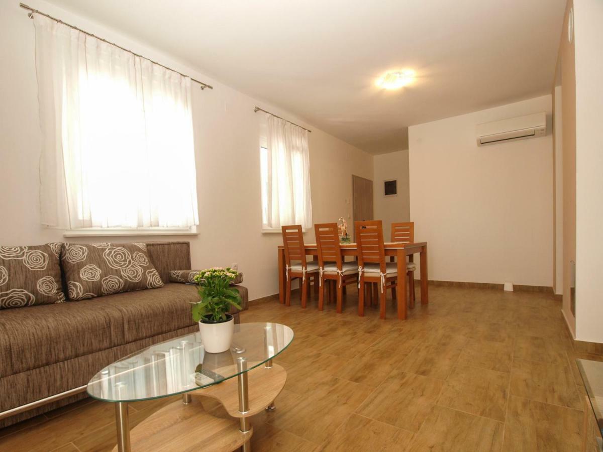 4 Stars Apartments-Pikula Fažana Eksteriør bilde