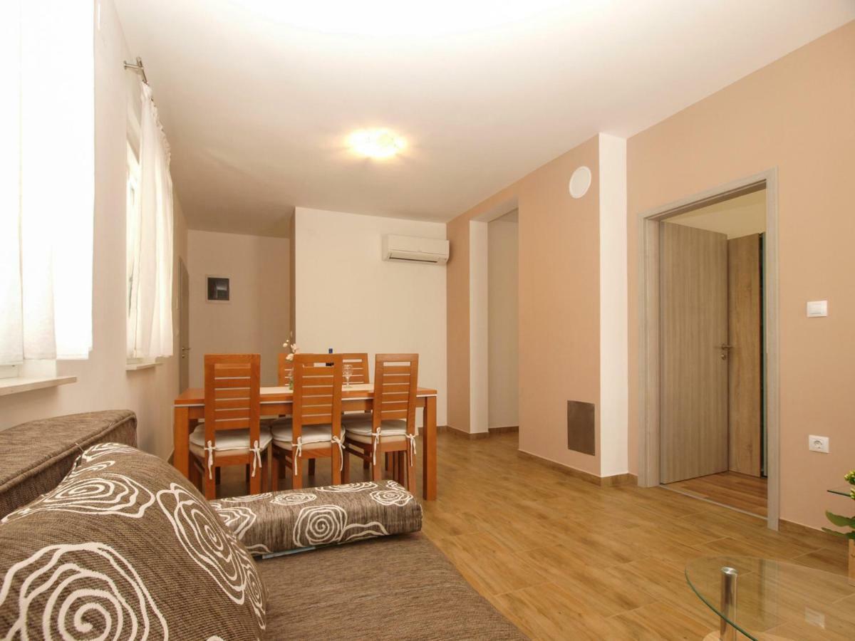 4 Stars Apartments-Pikula Fažana Eksteriør bilde