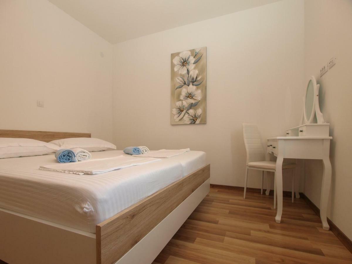 4 Stars Apartments-Pikula Fažana Eksteriør bilde
