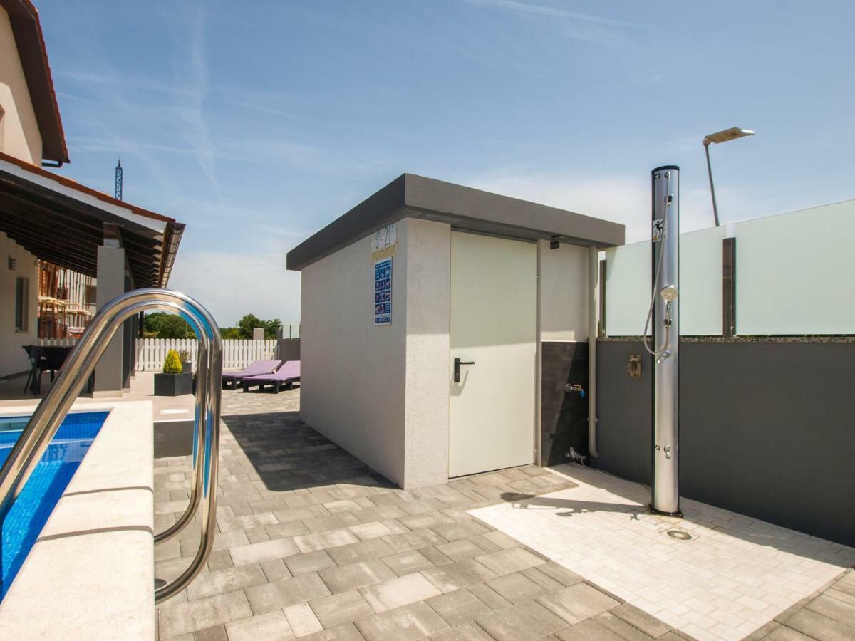 4 Stars Apartments-Pikula Fažana Eksteriør bilde