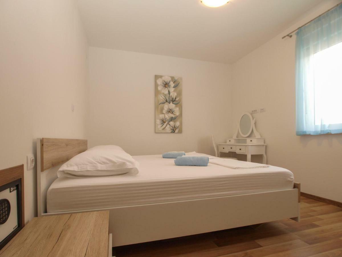 4 Stars Apartments-Pikula Fažana Eksteriør bilde