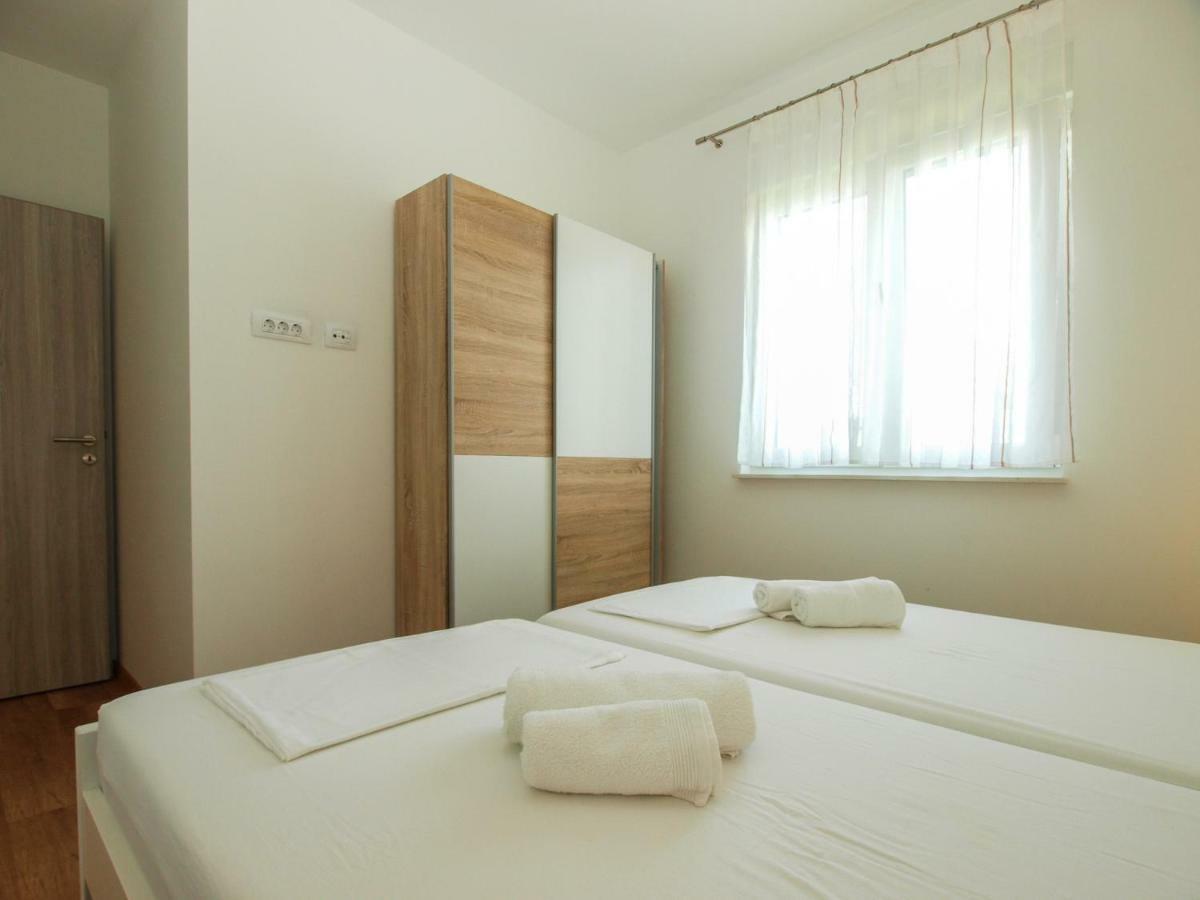 4 Stars Apartments-Pikula Fažana Eksteriør bilde