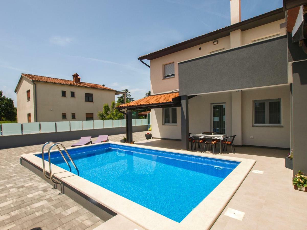 4 Stars Apartments-Pikula Fažana Eksteriør bilde