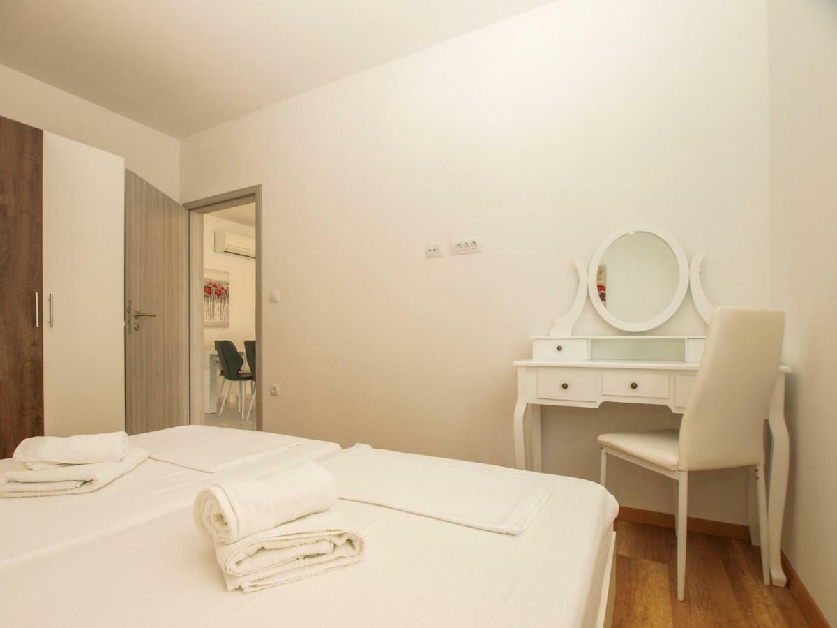 4 Stars Apartments-Pikula Fažana Eksteriør bilde