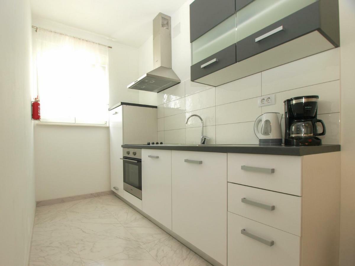 4 Stars Apartments-Pikula Fažana Eksteriør bilde