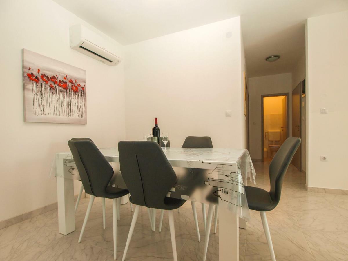 4 Stars Apartments-Pikula Fažana Eksteriør bilde