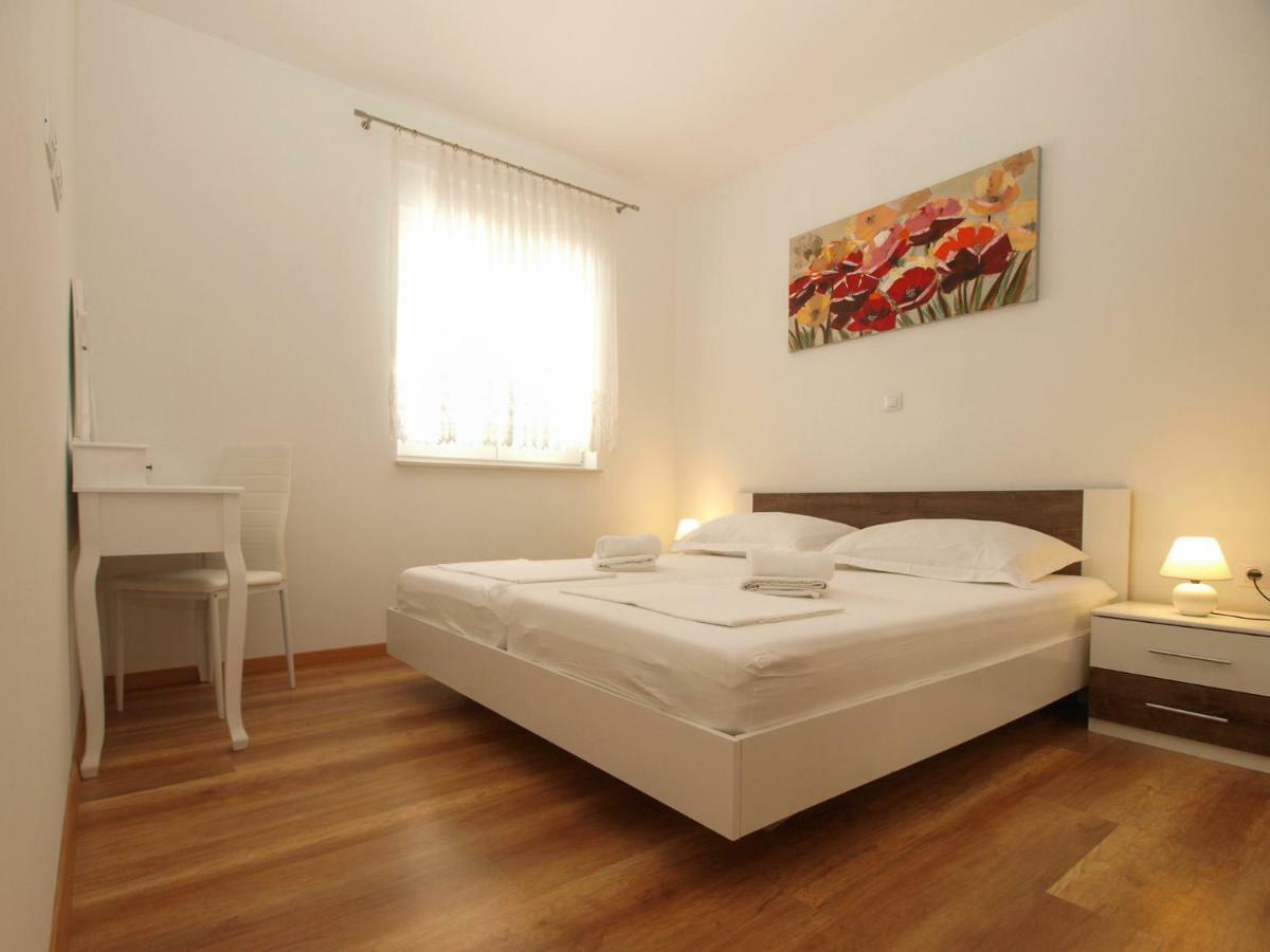 4 Stars Apartments-Pikula Fažana Eksteriør bilde