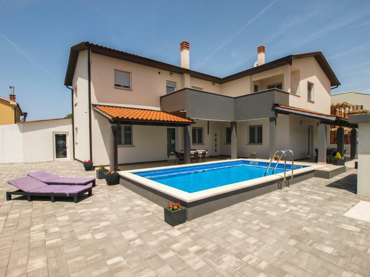 4 Stars Apartments-Pikula Fažana Eksteriør bilde