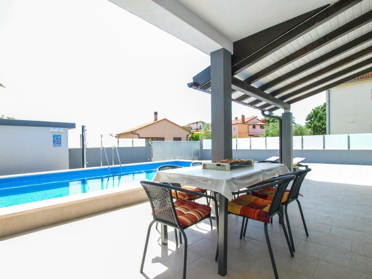 4 Stars Apartments-Pikula Fažana Eksteriør bilde