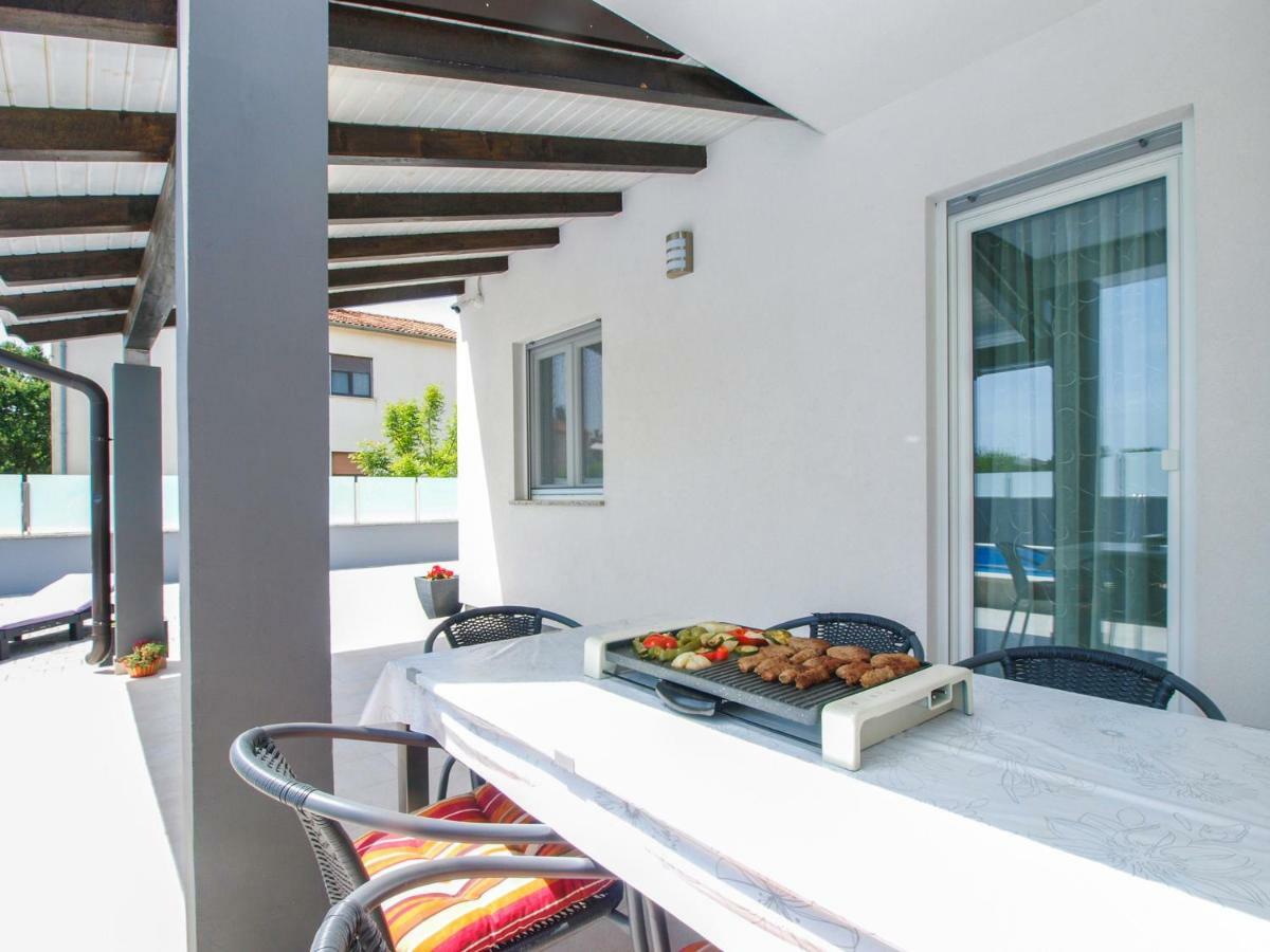 4 Stars Apartments-Pikula Fažana Eksteriør bilde