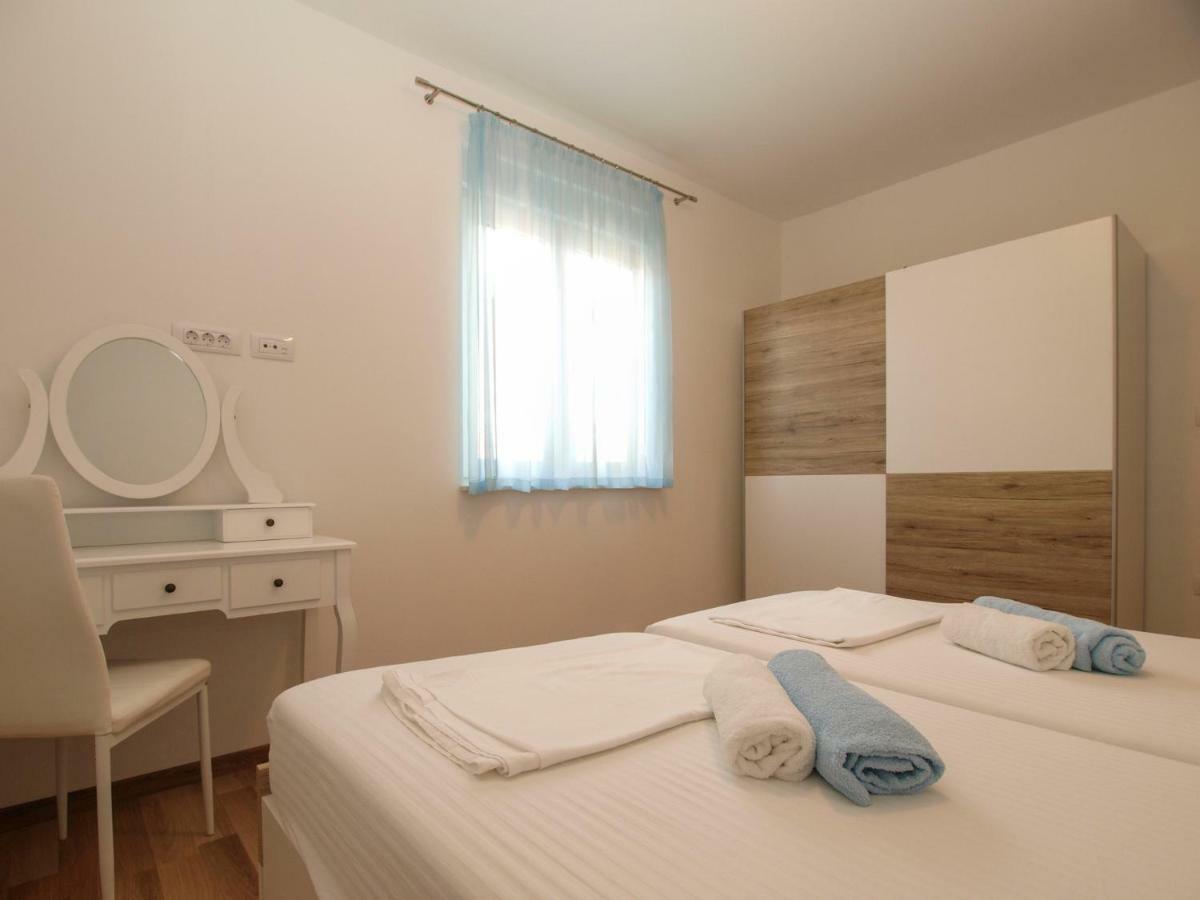 4 Stars Apartments-Pikula Fažana Eksteriør bilde