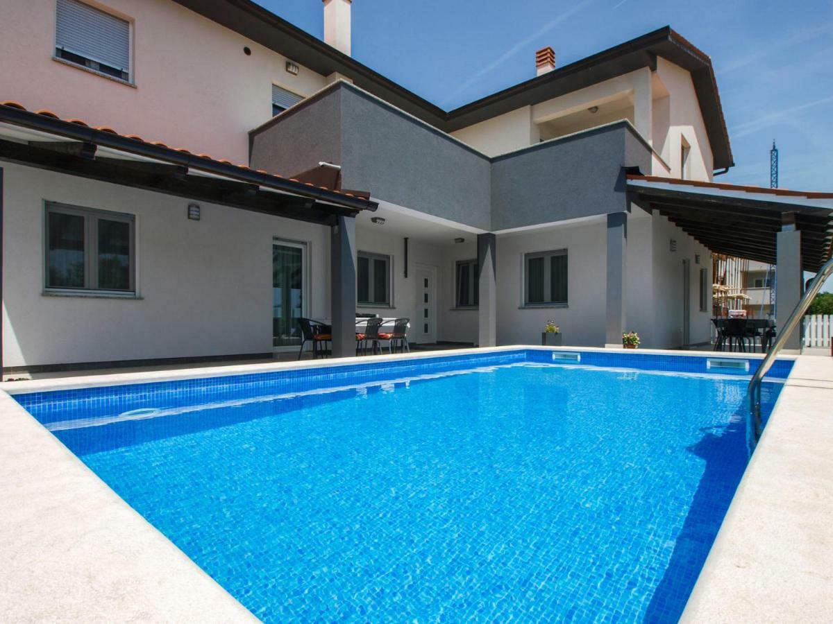 4 Stars Apartments-Pikula Fažana Eksteriør bilde