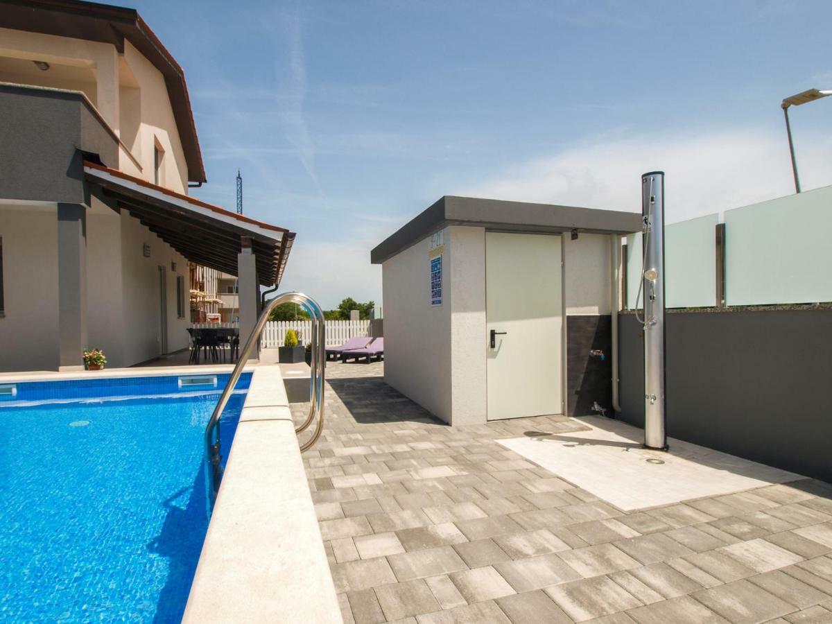 4 Stars Apartments-Pikula Fažana Eksteriør bilde