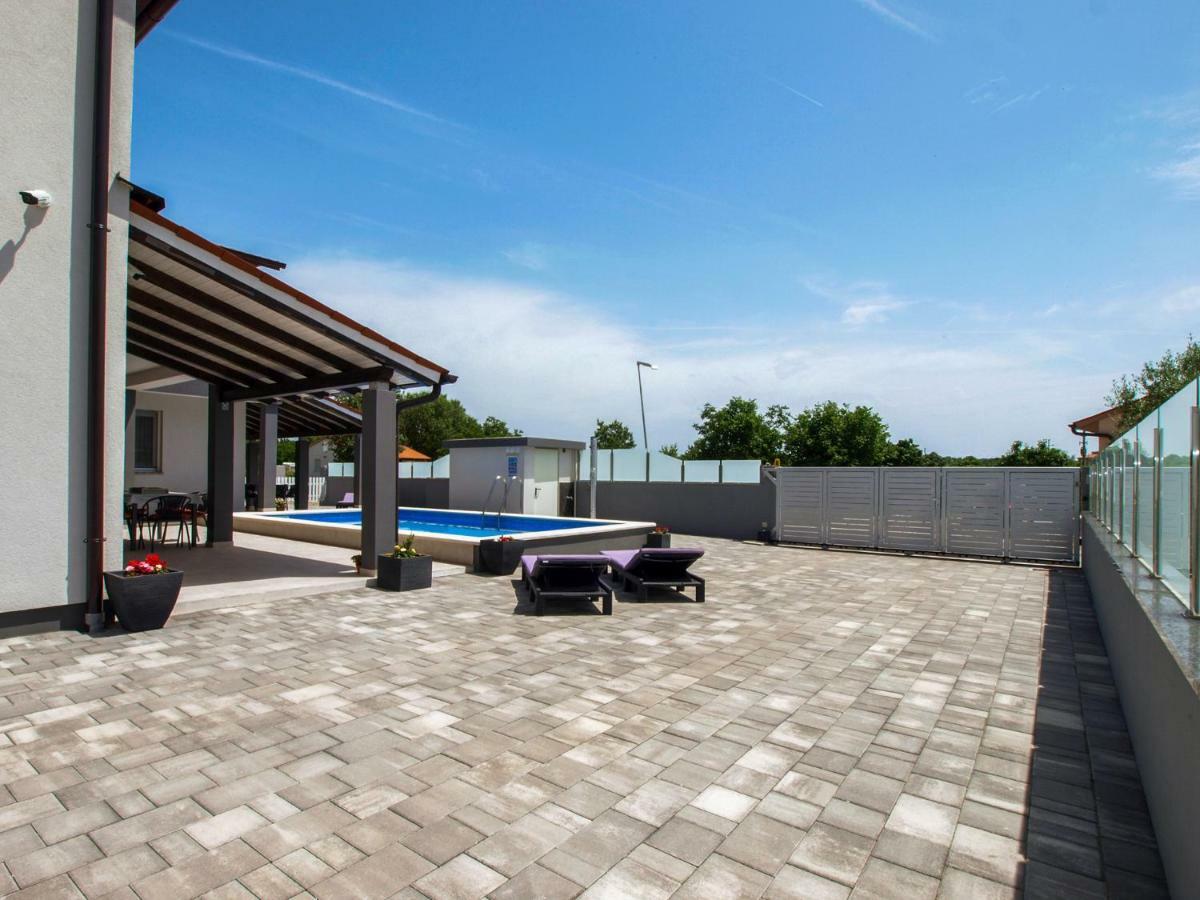 4 Stars Apartments-Pikula Fažana Eksteriør bilde