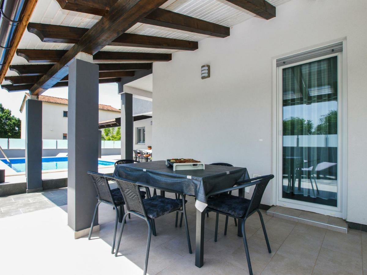 4 Stars Apartments-Pikula Fažana Eksteriør bilde