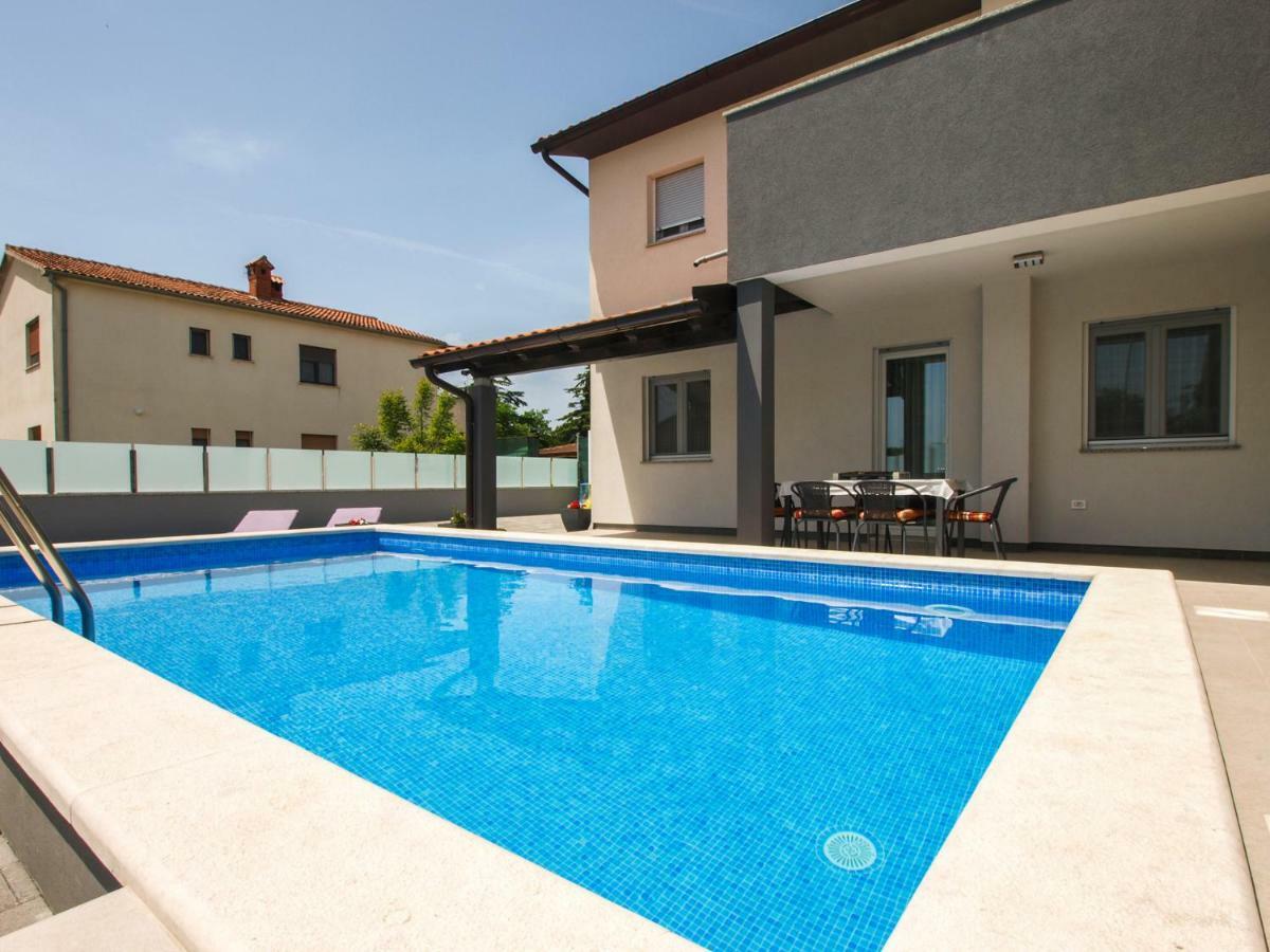 4 Stars Apartments-Pikula Fažana Eksteriør bilde