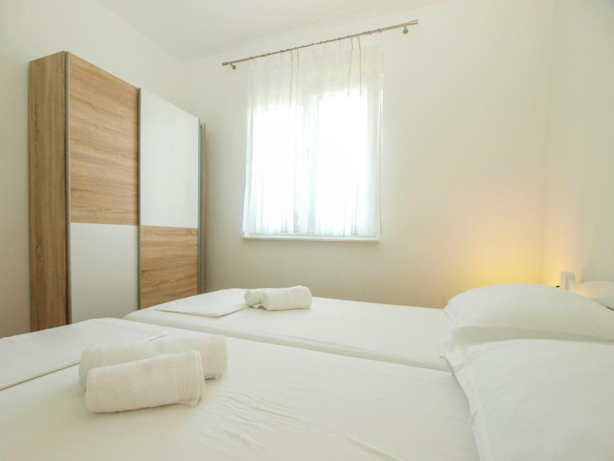 4 Stars Apartments-Pikula Fažana Eksteriør bilde