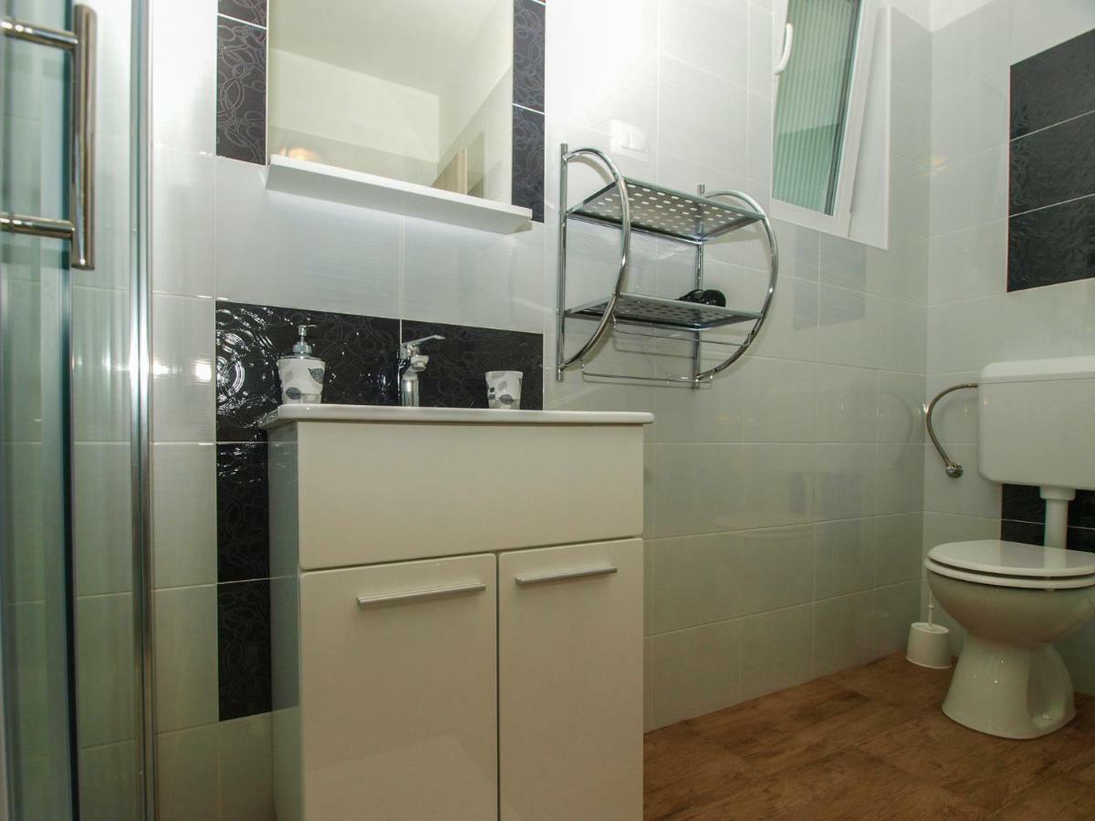 4 Stars Apartments-Pikula Fažana Eksteriør bilde