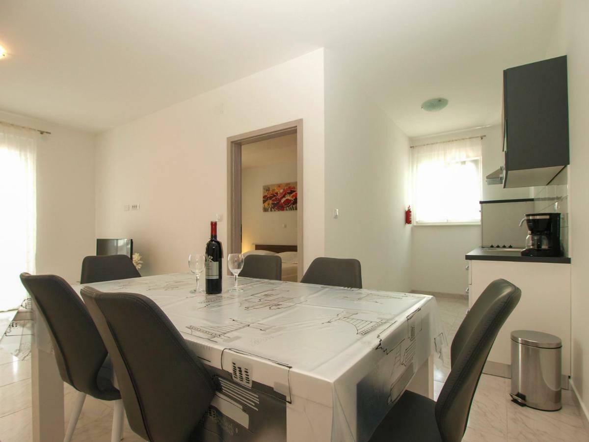 4 Stars Apartments-Pikula Fažana Eksteriør bilde