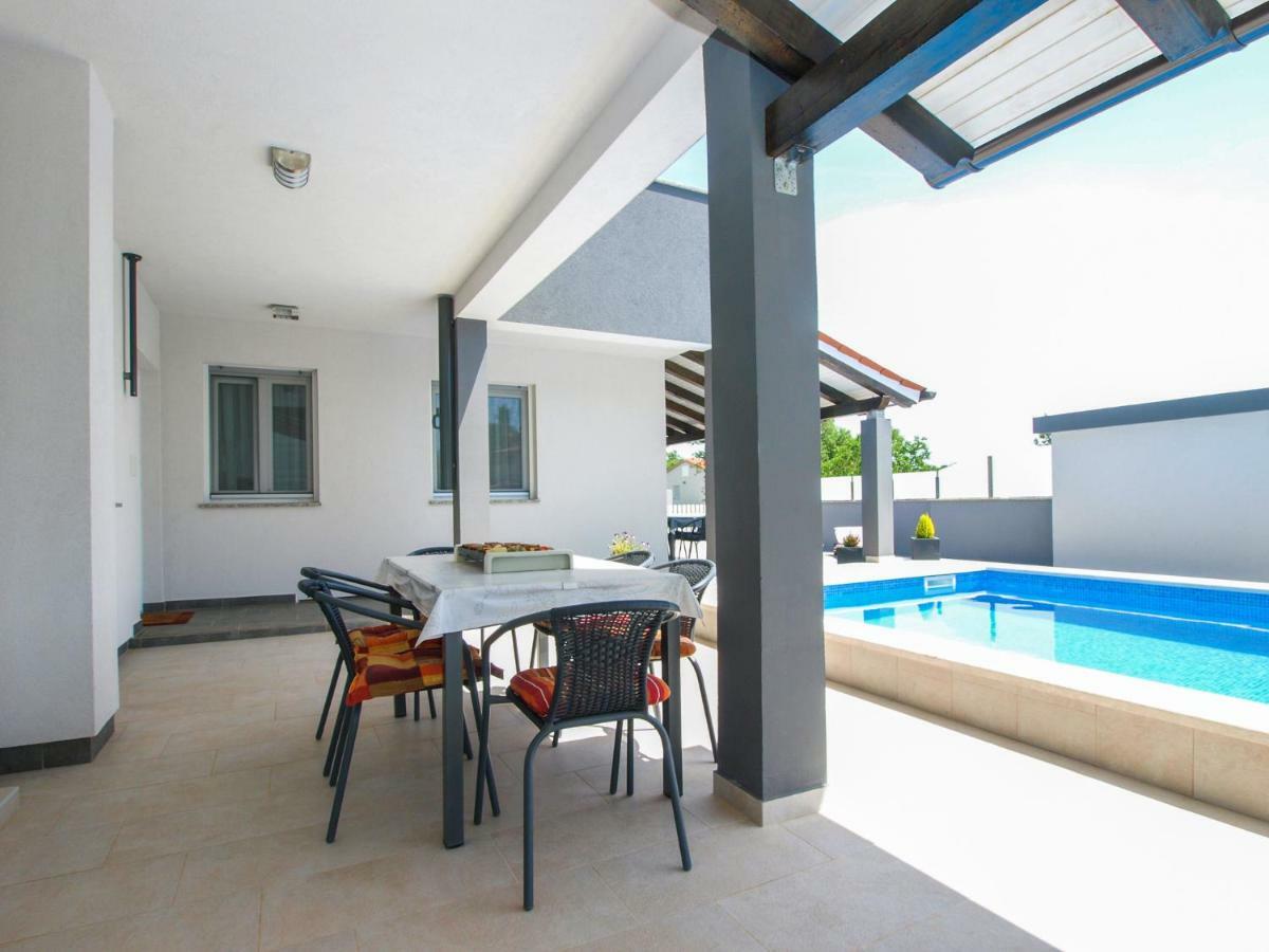 4 Stars Apartments-Pikula Fažana Eksteriør bilde